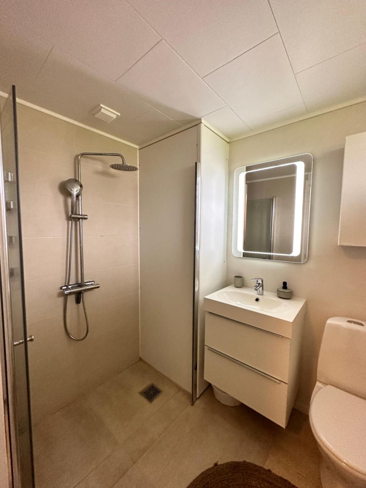 Privat One Bedroom Apartment With Free Parking Odense Extérieur photo